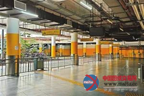 深圳东站西广场不开放 花巨资设施闲置成摆设