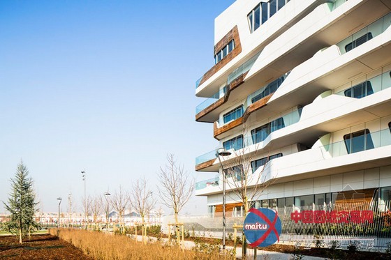 扎哈•哈德迪设计的米兰Citylife公寓