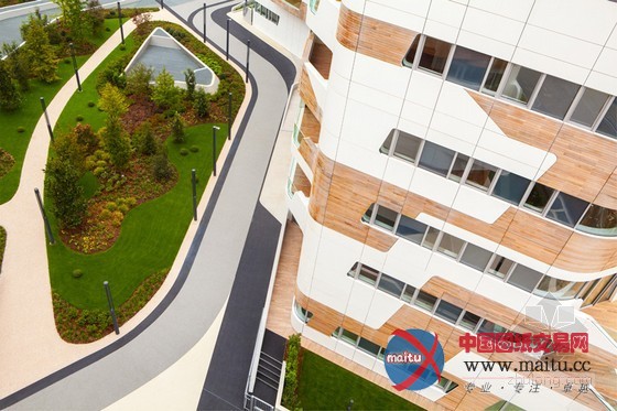 扎哈•哈德迪设计的米兰Citylife公寓