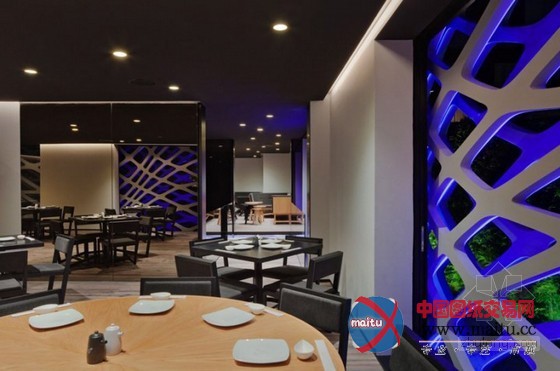 墨西哥Tori-Tori餐厅设计 创造出了动感效果