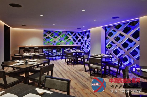 墨西哥Tori-Tori餐厅设计 创造出了动感效果