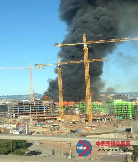 旧金山市中心造价2亿美金公寓楼被大火夷为平地