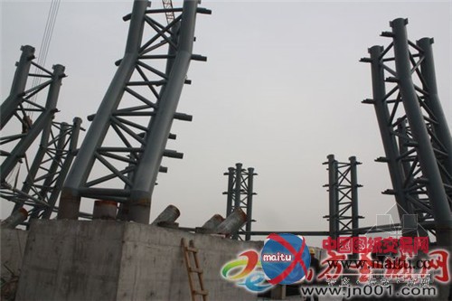 济宁曲阜90米孔子巨像正在如火如荼建设中