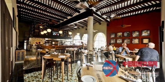 “折中主义建筑风格”意大利主题餐厅设计