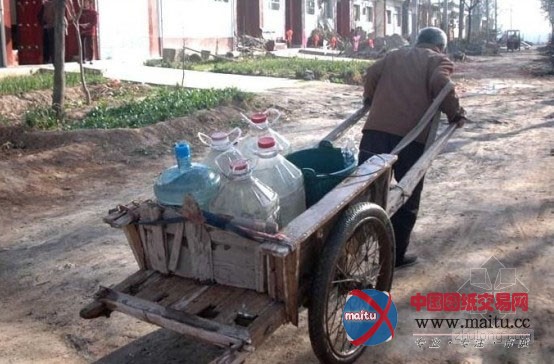 三原县一农村饮用水污染严重 千余群众拉水吃