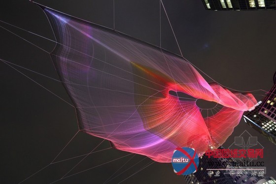 Janet Echelman的最大空中雕塑在温哥华亮相