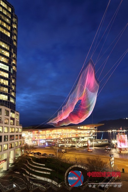 Janet Echelman的最大空中雕塑在温哥华亮相