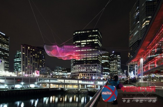 Janet Echelman的最大空中雕塑在温哥华亮相