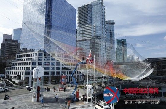 Janet Echelman的最大空中雕塑在温哥华亮相