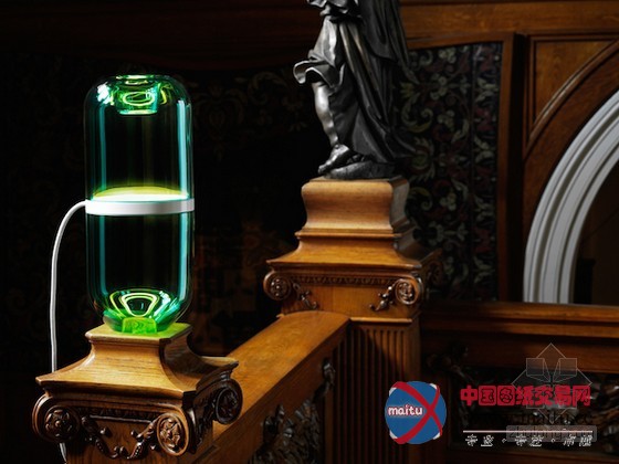 “胶囊台灯”是玻璃工艺和照明技术的“联姻”