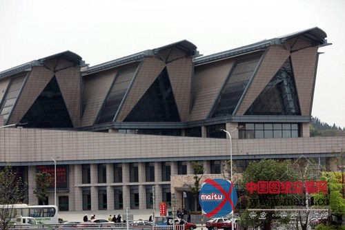 湖北“棺材”造型的宜昌客运站 引网友吐槽