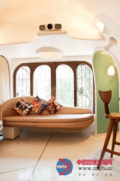 小空间不单调!65平印度拱形曲线空间