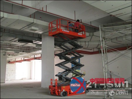 星邦重工剪叉式高空作业平台国内市场再创佳绩