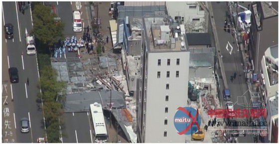 日本神户一高楼施工现场脚手架坍塌致2伤