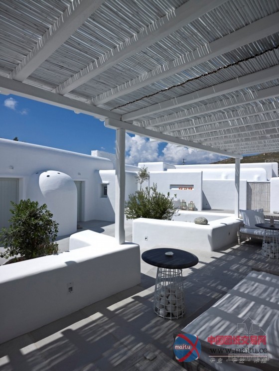 海滩边奢华精致的希腊米科诺斯阿缪斯酒店设计