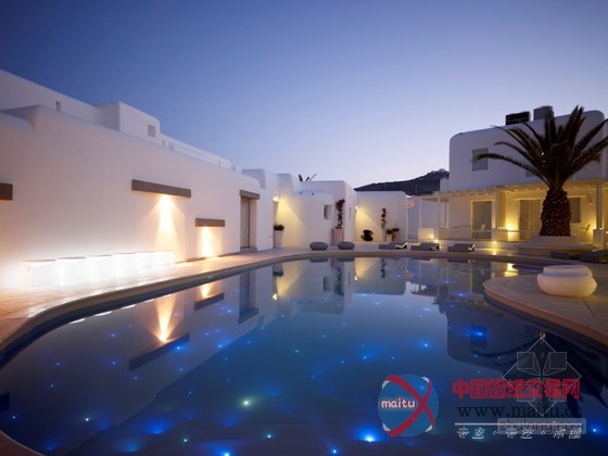 海滩边奢华精致的希腊米科诺斯阿缪斯酒店设计