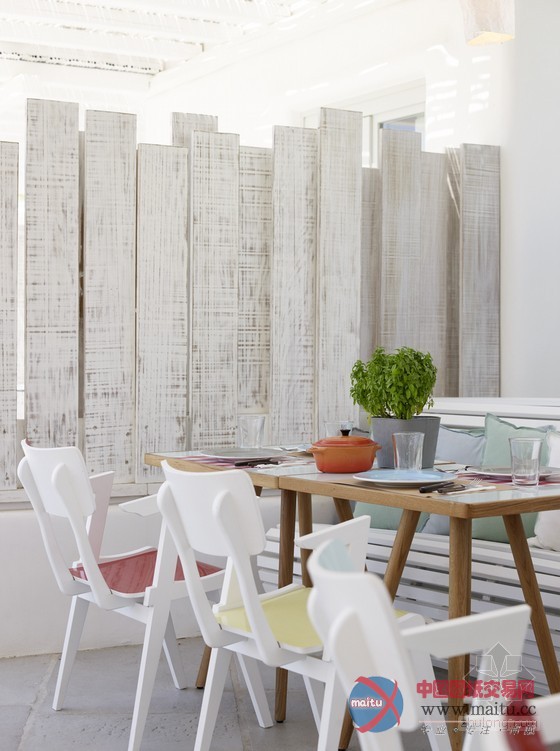 海滩边奢华精致的希腊米科诺斯阿缪斯酒店设计