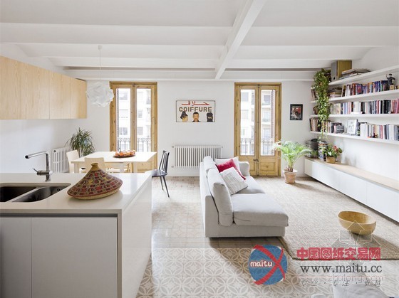 西班牙巴塞罗那翻新公寓设计 现代舒适