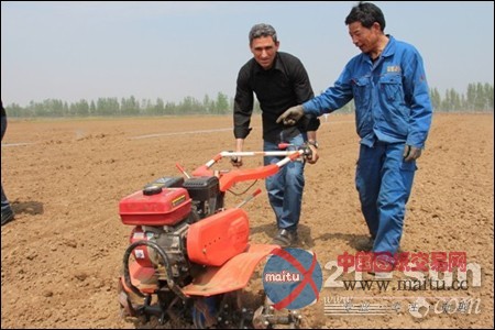 亚欧大棚蔬菜栽培技术培训班考察山东常林