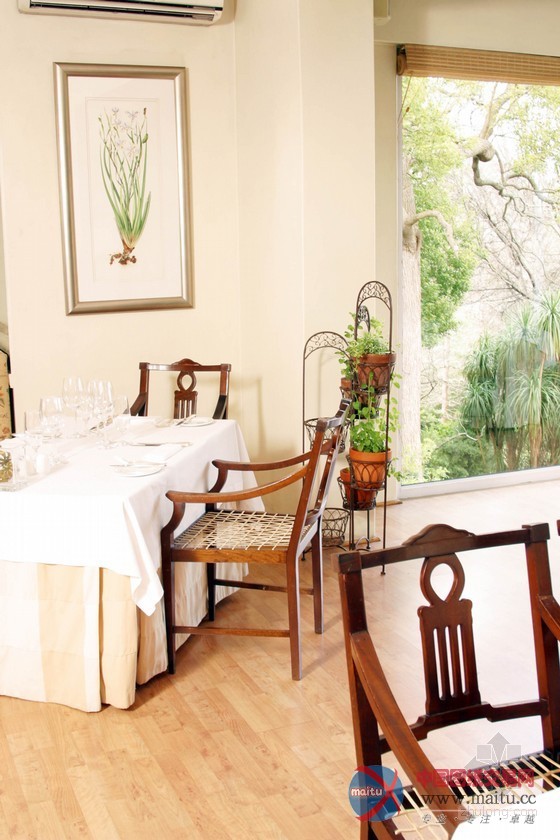 美丽花园景致的南非The Cellars-Hohenort酒店设计