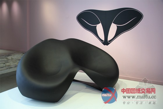 扎哈•哈迪德设计独家“蝠鲼式”座椅