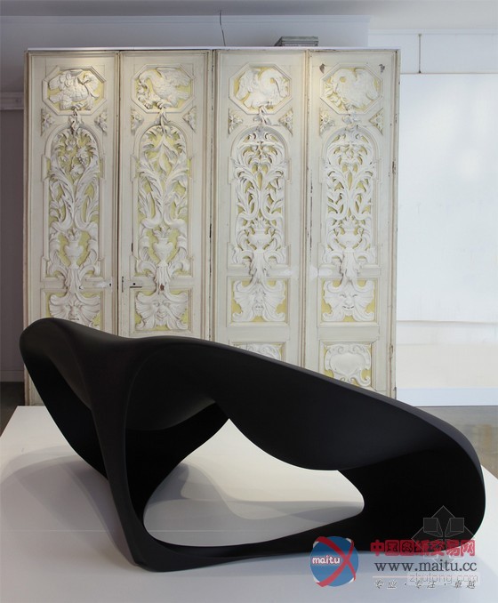 扎哈•哈迪德设计独家“蝠鲼式”座椅