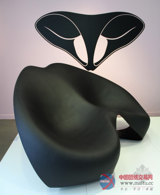 扎哈•哈迪德设计独家“蝠鲼式”座椅