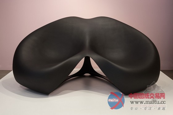 扎哈•哈迪德设计独家“蝠鲼式”座椅