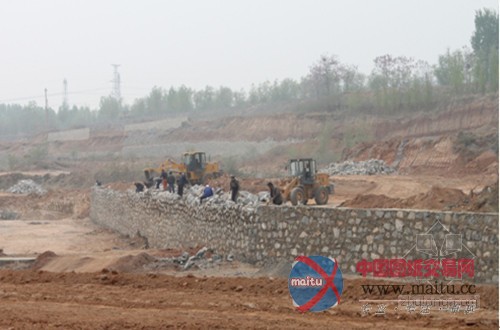 河南辉县投资3.5亿土地整理项目猫腻重重