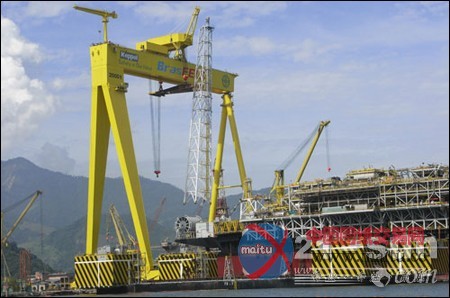振华重工世界最大龙门吊巴西正式投入使用