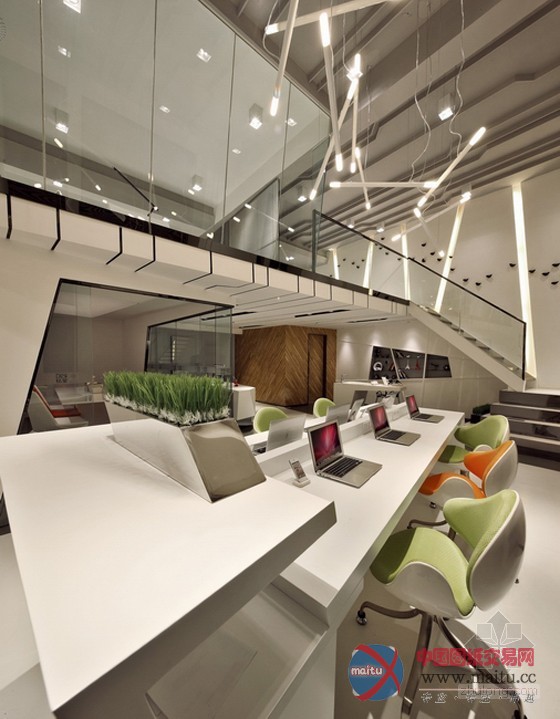 成都万科钻石广场loft办公室设计 不规则诠释自然美