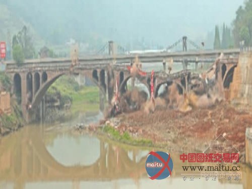 “川藏线第一桥”拆除现场