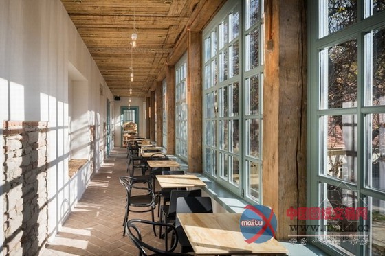 虔诚静谧的“教堂式”罗马尼亚Boema餐厅