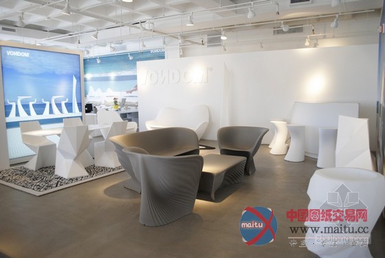 纽约Vondom旗舰商店 室内明快充满活力