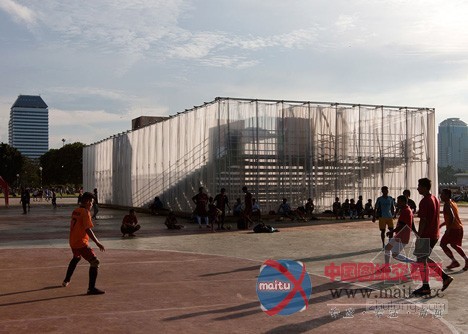 Csutoras & Liando设计印尼临时露天剧场