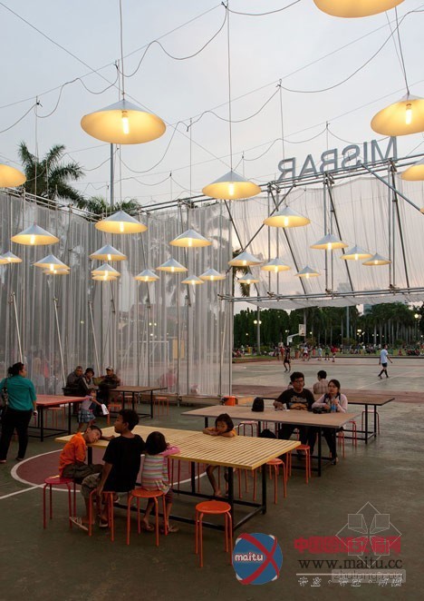 Csutoras & Liando设计印尼临时露天剧场