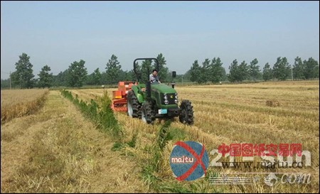 奇瑞重工耕王搭档打捆机 绿色农机正当时