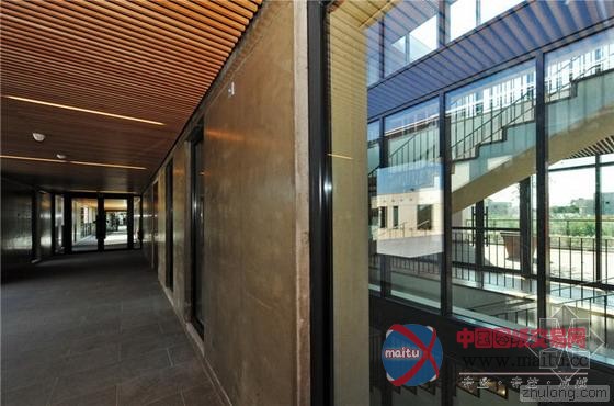 法国巴黎公园佛光山 重新定义传统寺庙的空间序列