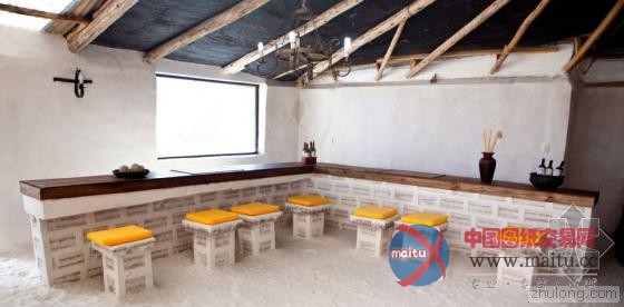 100万盐块建造酒店 禁止用户舔墙