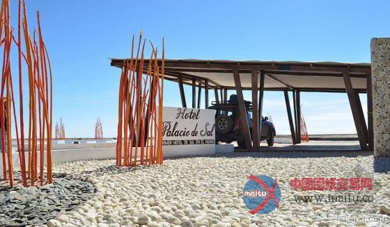 100万盐块建造酒店 禁止用户舔墙