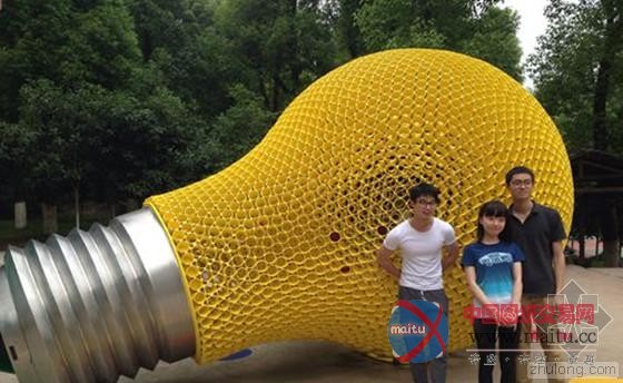 巨型灯泡 飞起来的牛