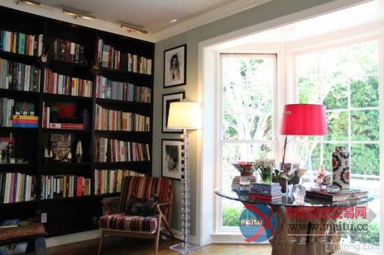 女作家经典复式“书屋” 浓郁英伦气息