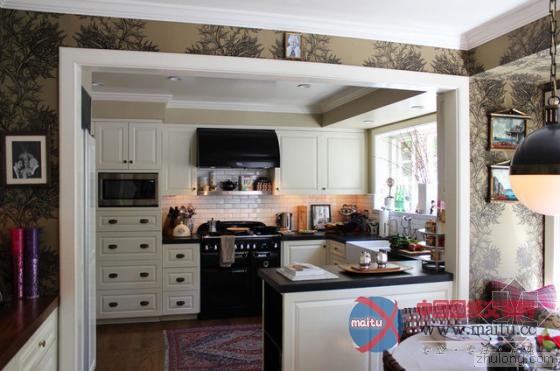 女作家经典复式“书屋” 浓郁英伦气息