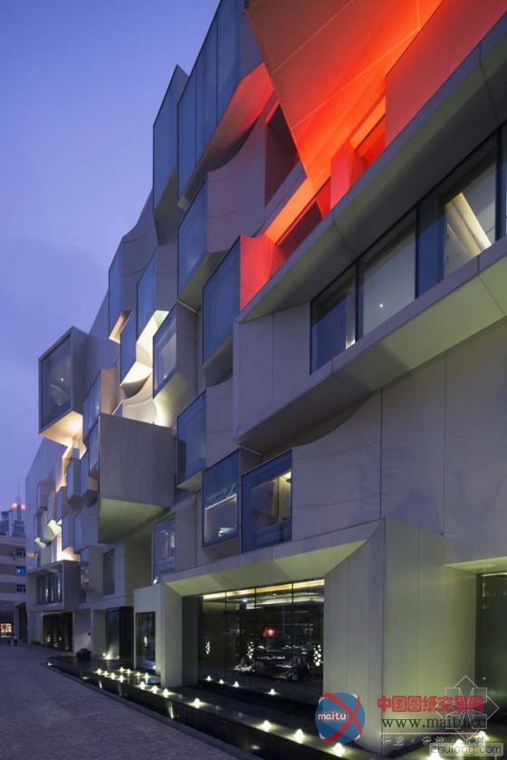 东方传奇神话之黑白“动感”深圳回酒店