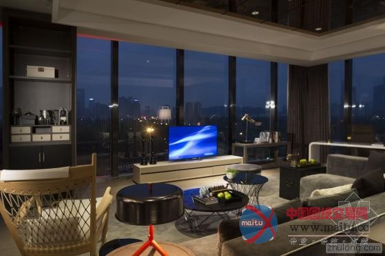 东方传奇神话之黑白“动感”深圳回酒店