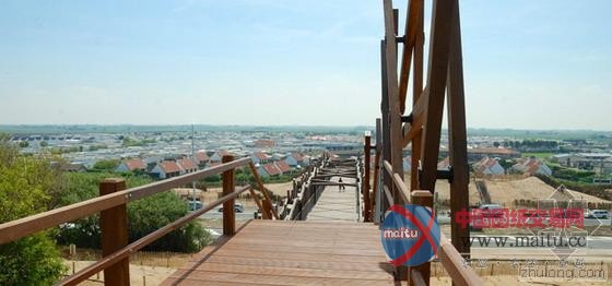 沙丘和海滨间的纽带 Wenduine木质天桥开放