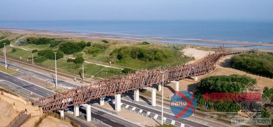 沙丘和海滨间的纽带 Wenduine木质天桥开放