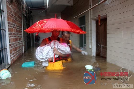 广西钦州遭特大暴雨 降雨量为302.7毫米