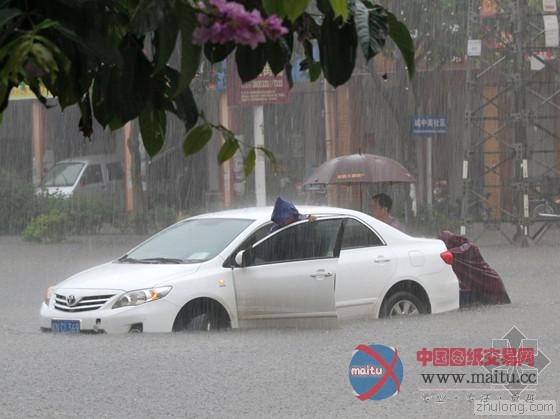 广西钦州遭特大暴雨 降雨量为302.7毫米