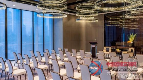 上海摩登“珠宝盒”浦东四季酒店 色彩搭配丰富